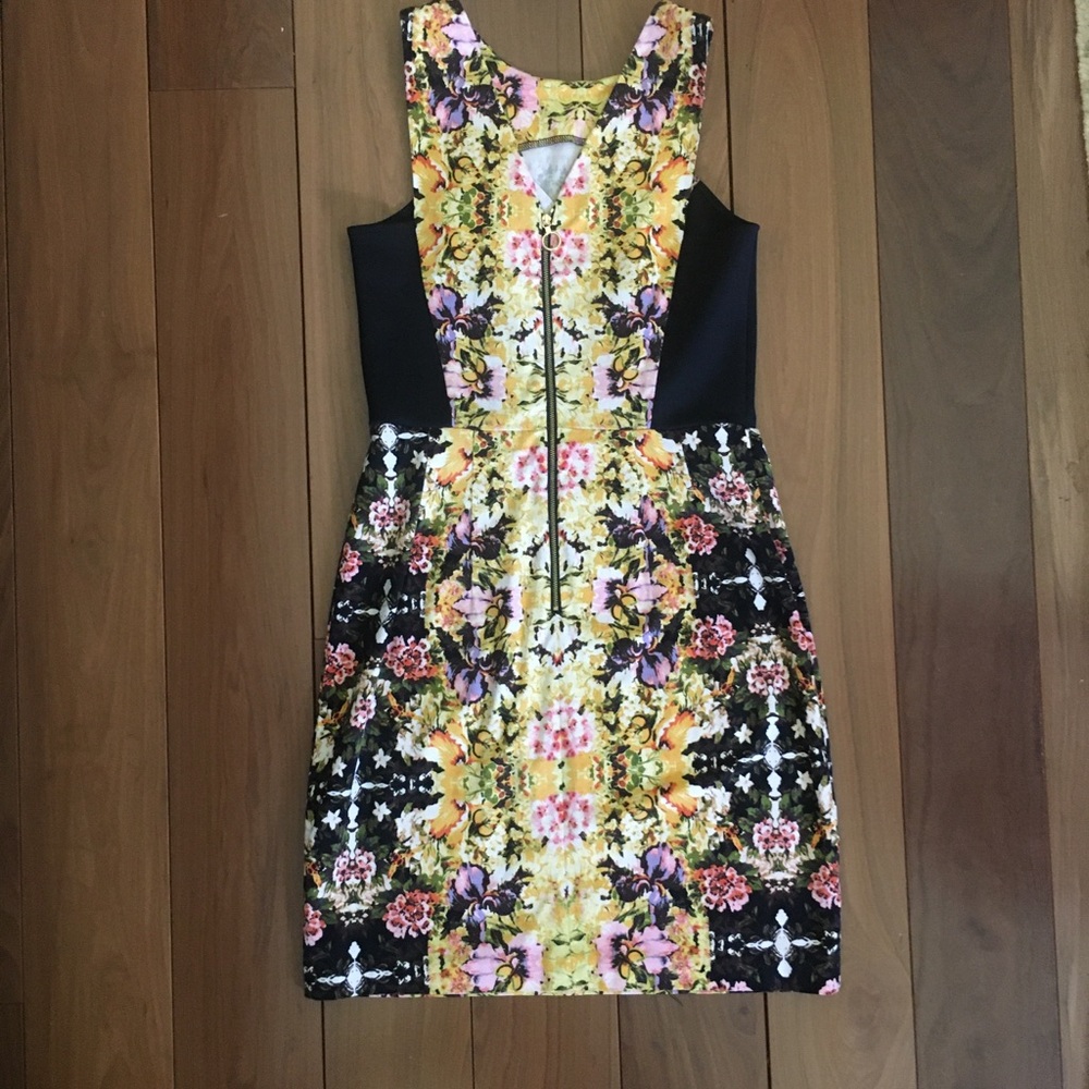 Colorful dress - Picture 2 of 7